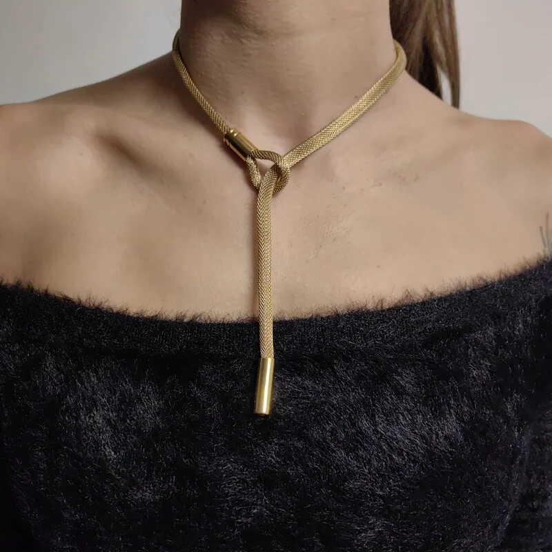 Knot of Elegance Necklace